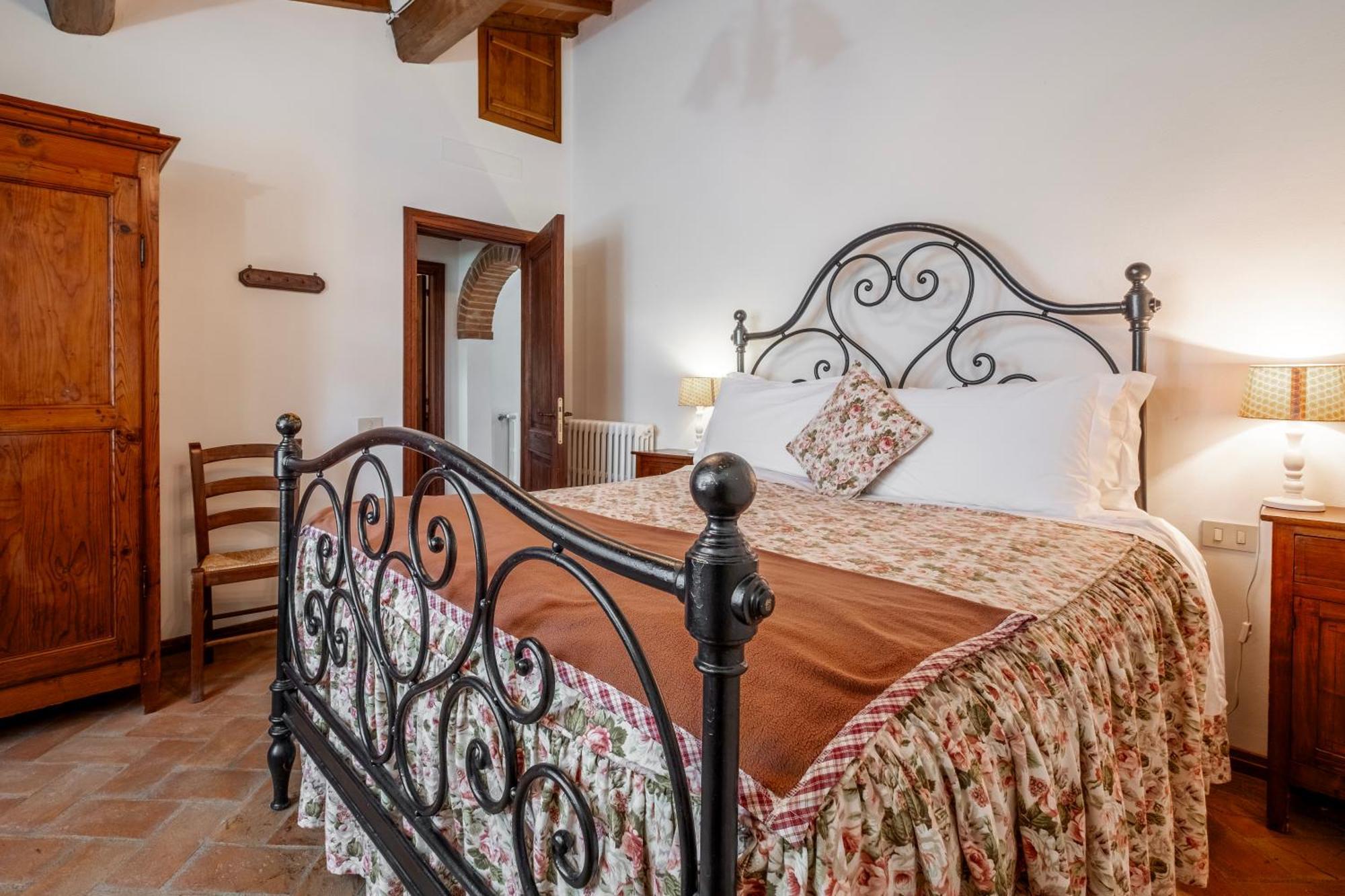 Agriturismo Borgo Sant'Ercolano Ciggiano Exterior photo